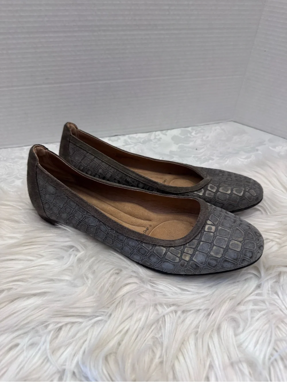 Sofft 10M Maretto Gray Croc Embossed Leather Ballet Flat Comfort Shoe Feminine